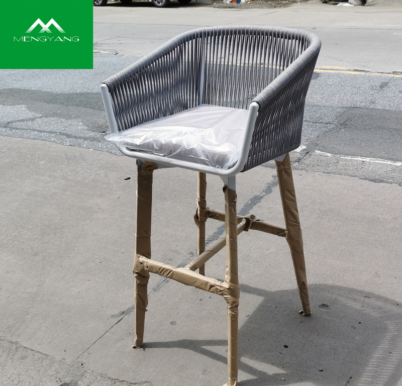 Mobilier d'extérieur avec coussins, chaise de bar haute en aluminium, offre spéciale